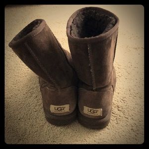 Short brown uggs